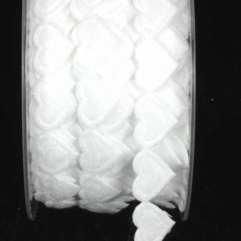 The Ribbon People White Felt Hearts Woven Craft Ribbon 0.5″ x 44 Yards