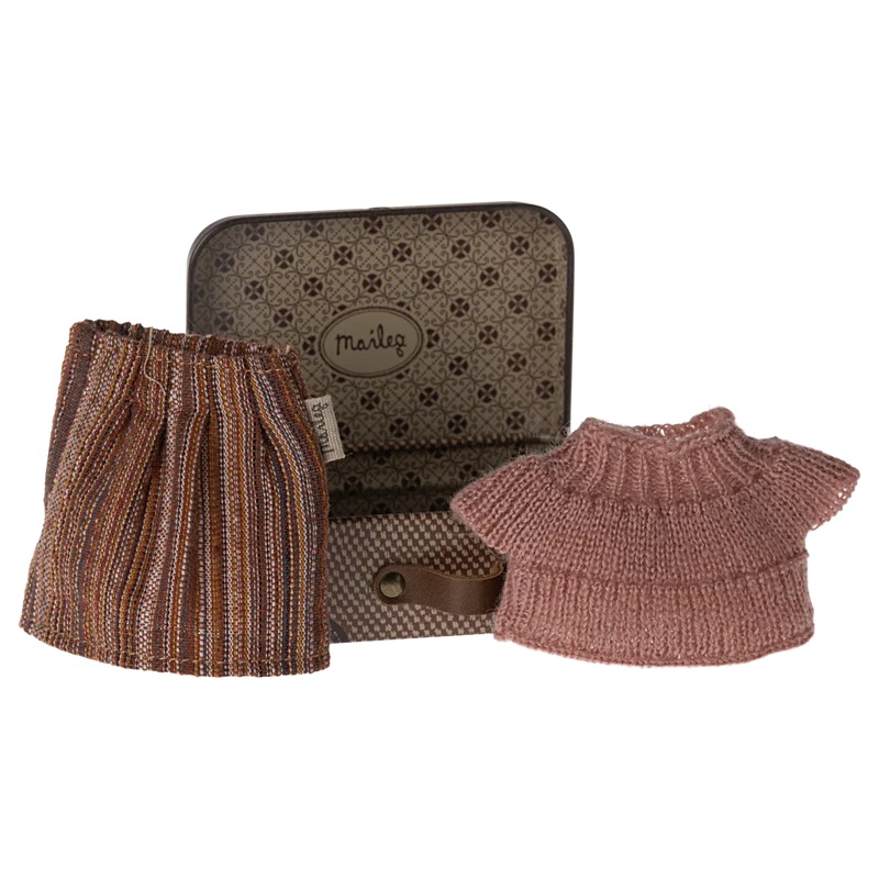 Maileg Knitted Blouse and skirt in suitcase