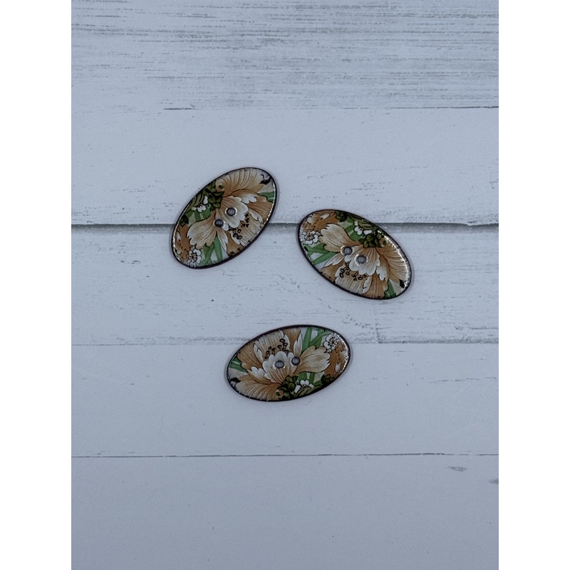Stockwell Ceramics Button 33A