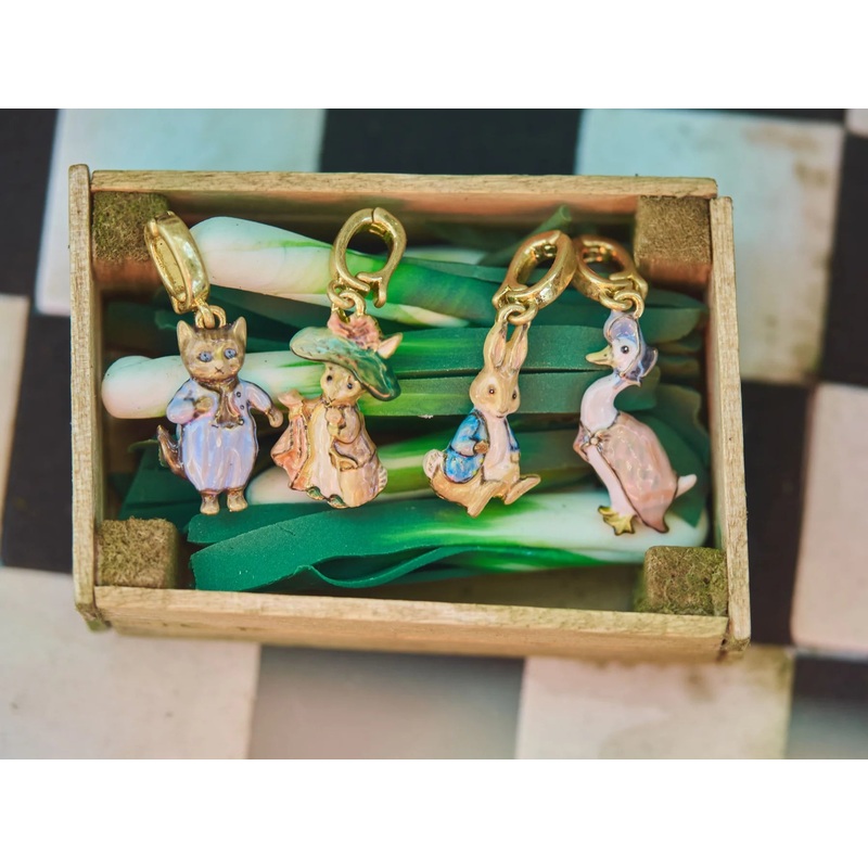 Fable England Peter Rabbit: Charms (multiple styles)