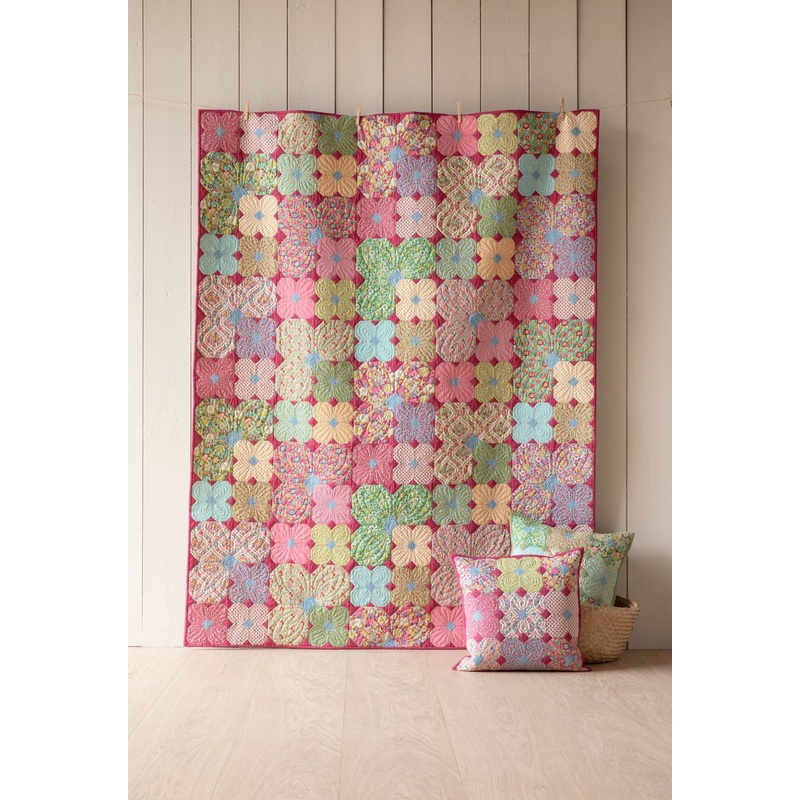 Tilda Wallflower Quilt KIT