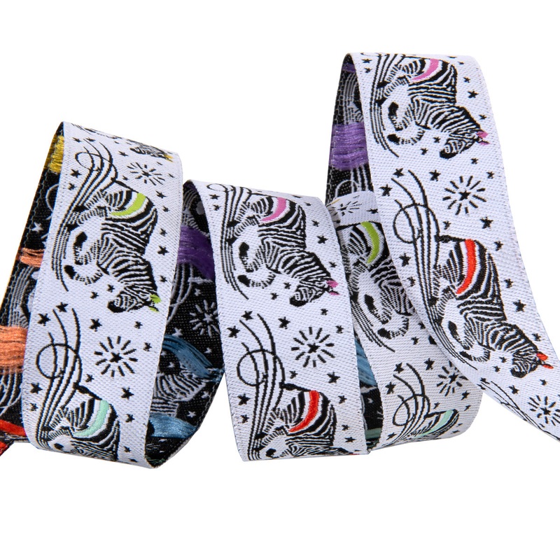 Zebra on lines- Tula Pink Linework – 7/8″