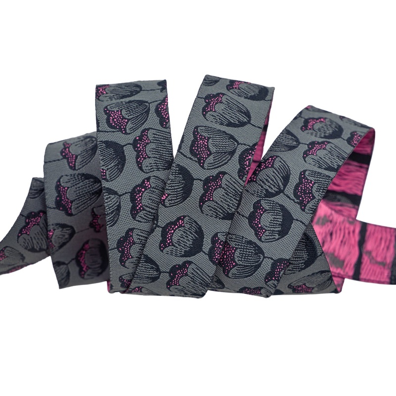 Magic Tulips – 7/8″ width – Best of Sarah Watts – One Yard