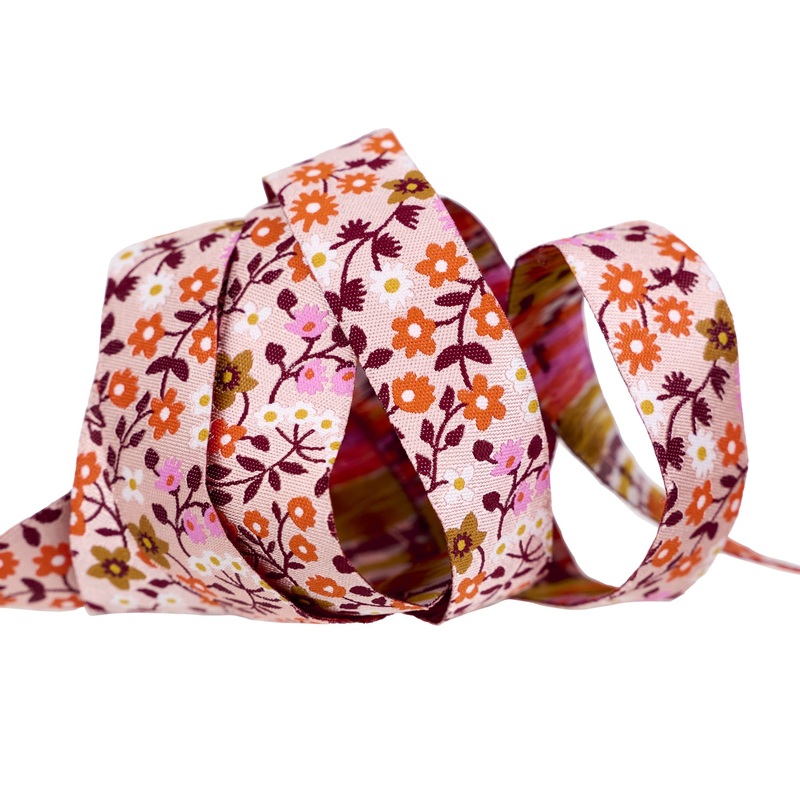 Strawberry – Clothesline Floral in Peach Cream – 7/8″ width – by Kimberly Kight – One Yard